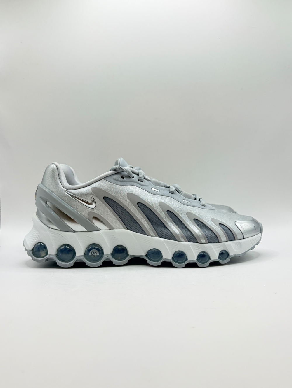 Nike Air Max Dn8 Wolf Grey Metallic Silver Sneakers 7 Women’s No Lid
